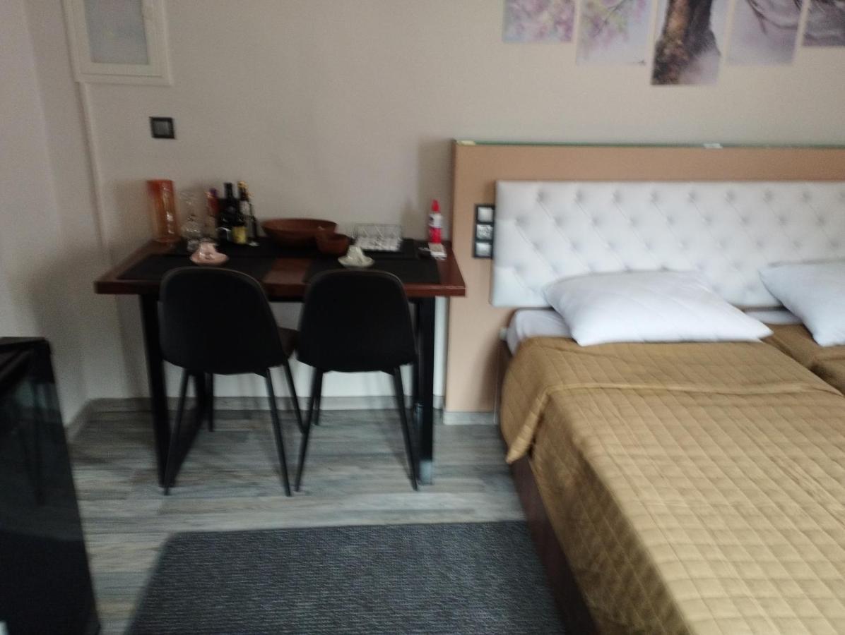 Εκαli Rooms Apartments Καλέντζι Εξωτερικό φωτογραφία