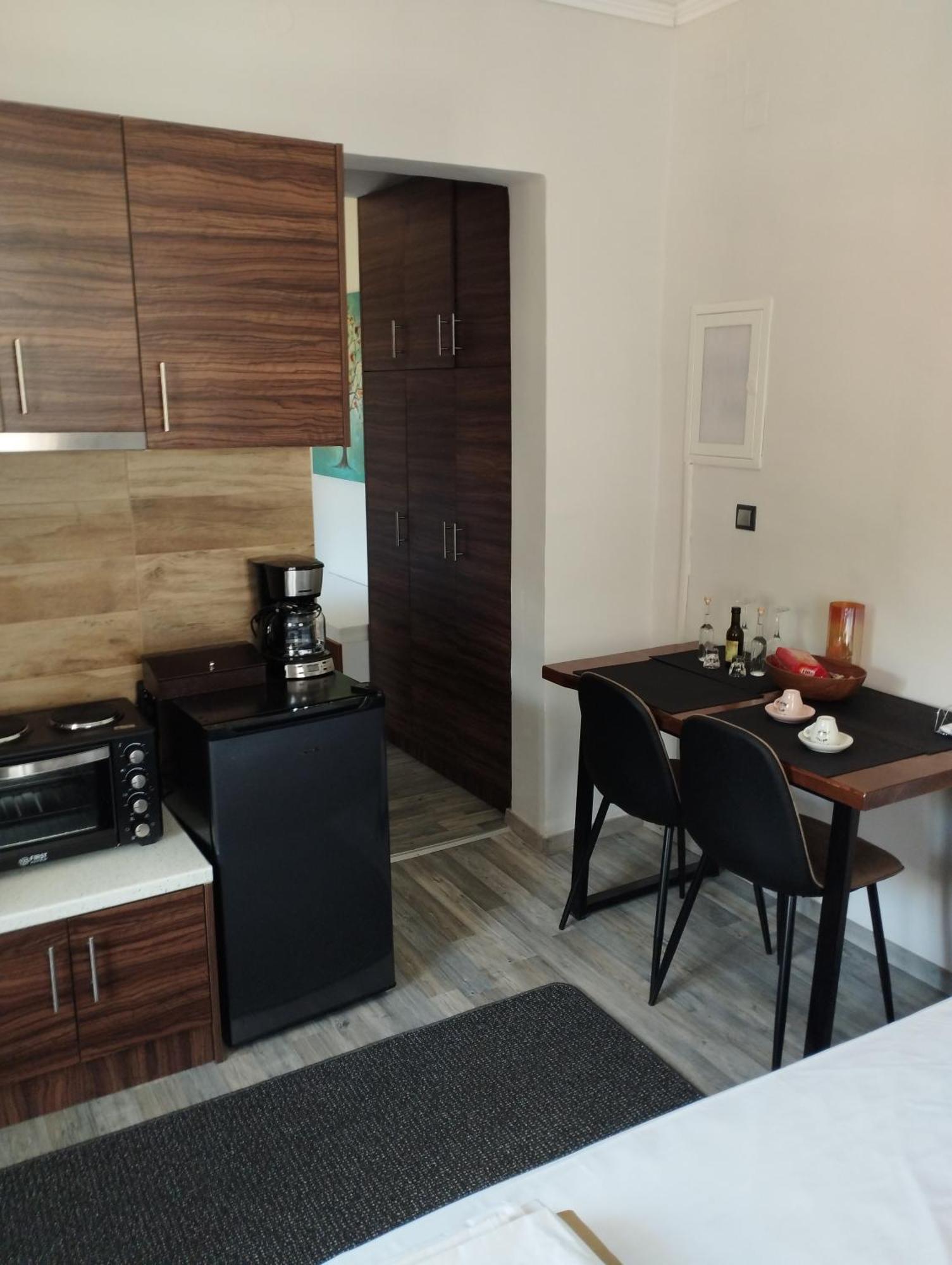 Εκαli Rooms Apartments Καλέντζι Δωμάτιο φωτογραφία